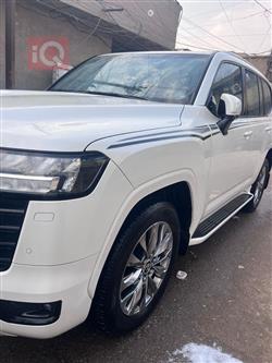 تۆیۆتا لاند کروزەر